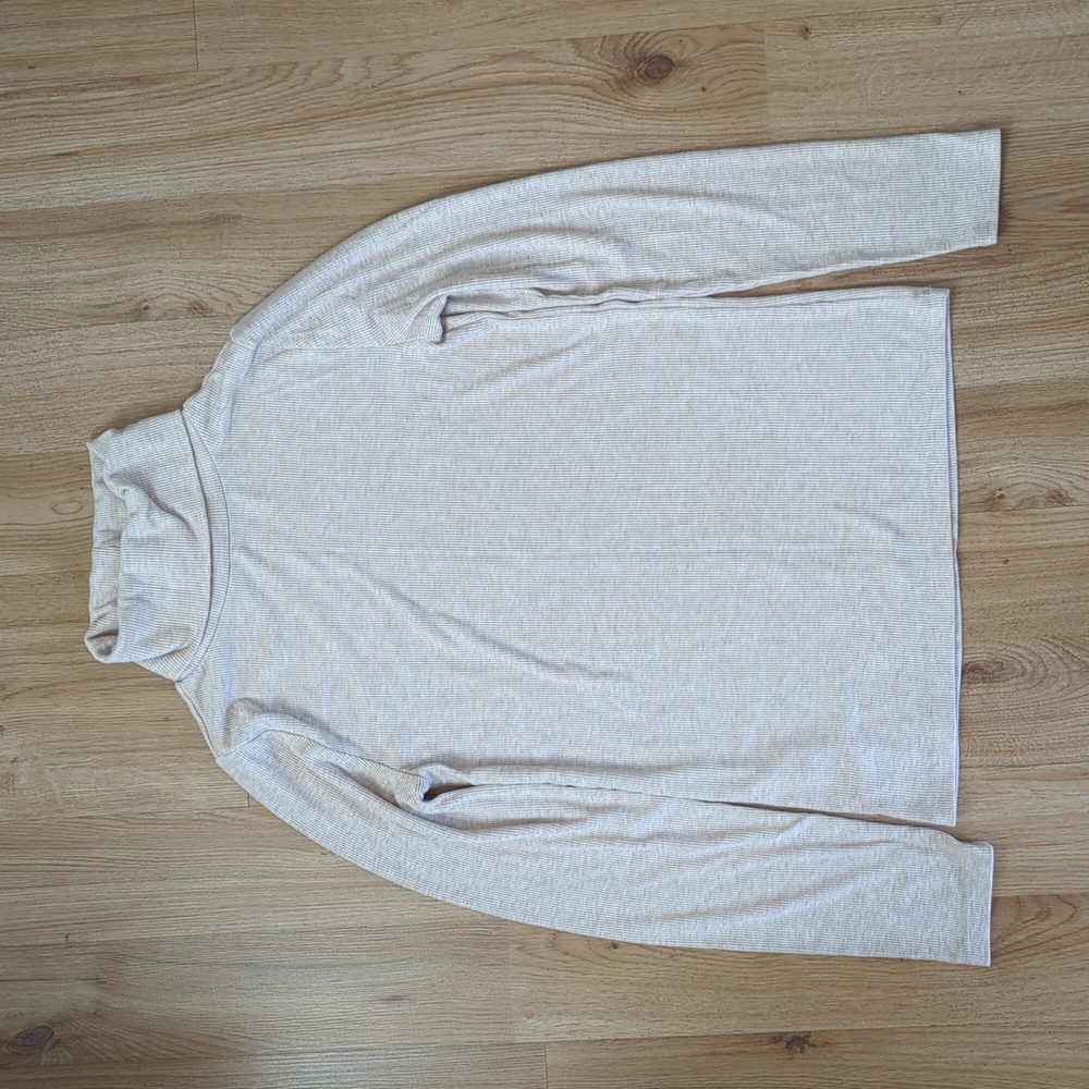 Ribbed long sleeve turtleneck